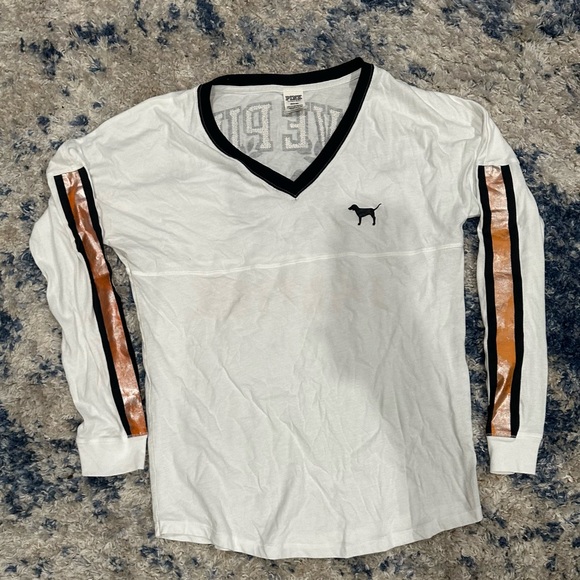 PINK Victoria's Secret White V-Neck Tee - Picture 11 of 11